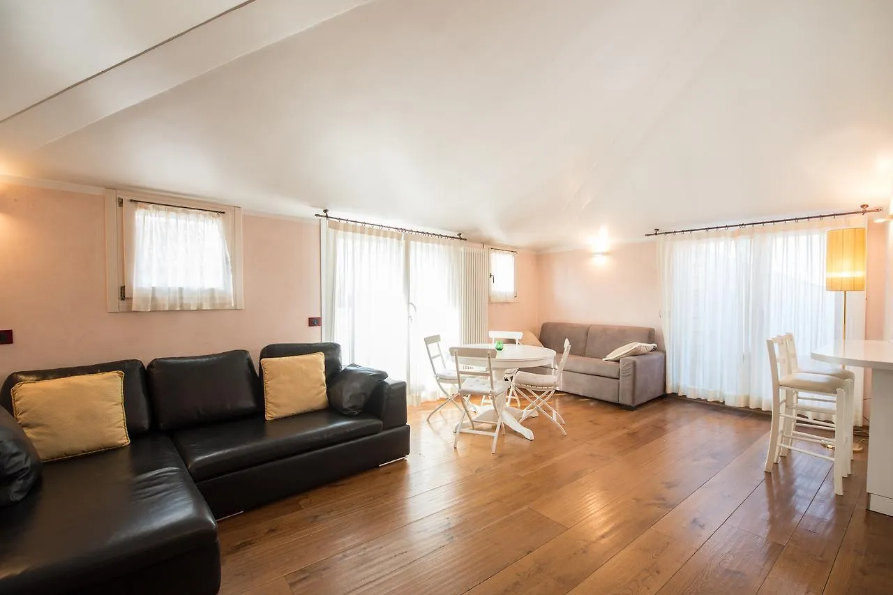 Savoia & Jolanda Apartments 2 Venice